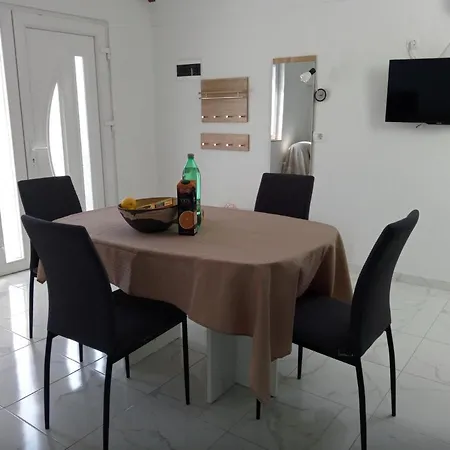 Nyaraló Holiday House In Old Village *